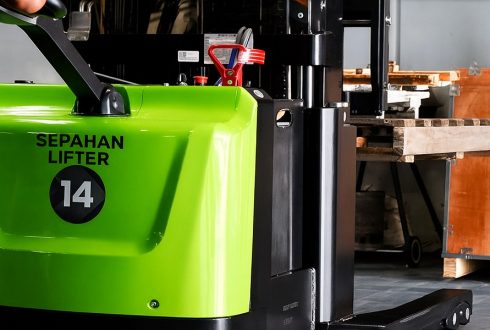 عمق مناسب شاخک لیفتراک هنگام جابجایی بار